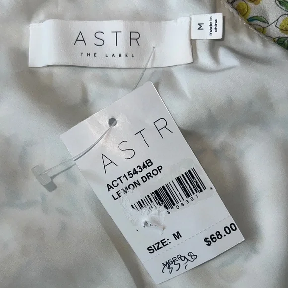 NWT ASTR The Label Cowl Neck
Tank Top Lemon Drop Print Sz Medium 🍋Summer🍋 - Picture 14 of 16